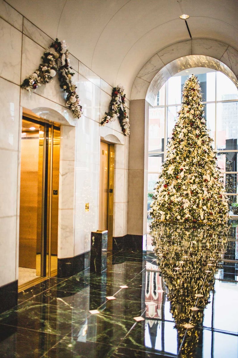 Orange, White, and Ivory Christmas Tree with matching holiday decor