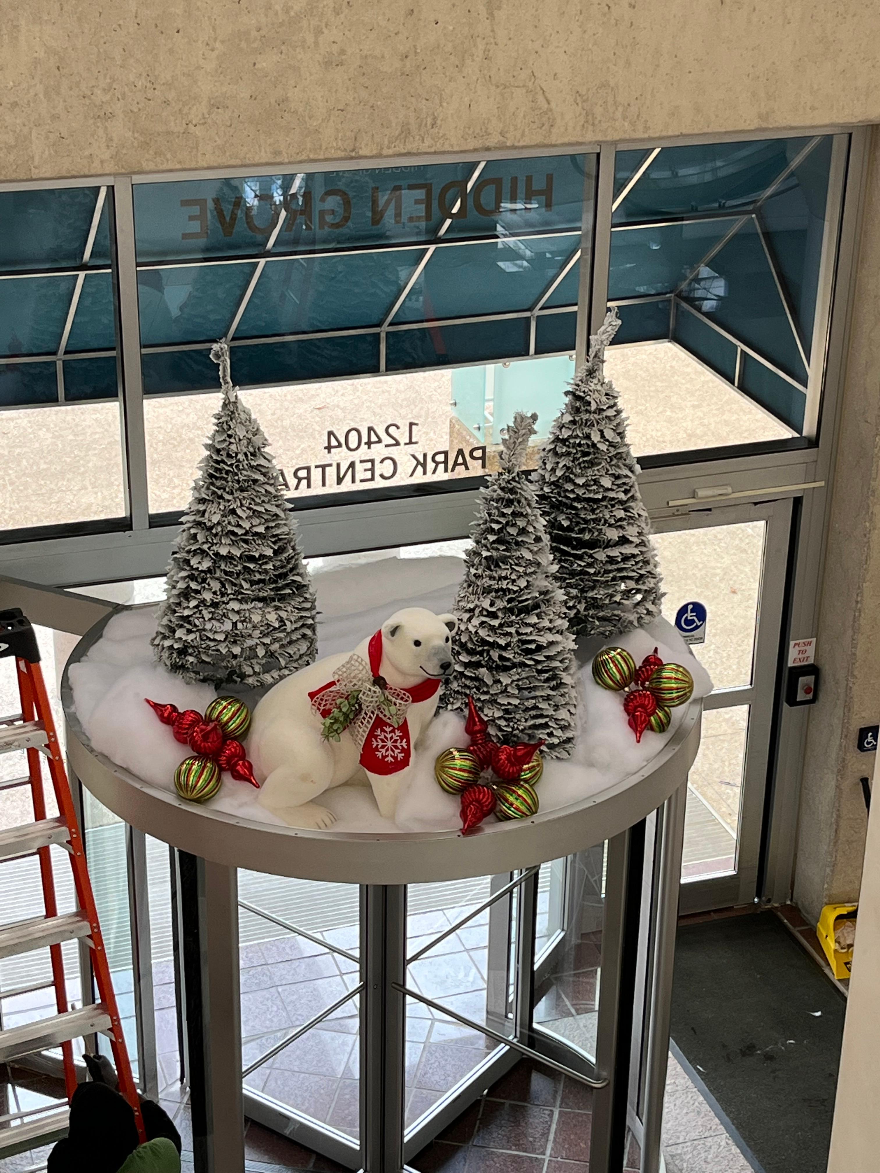 HIDDEN GROVE MULTI-TENANT BUILDING HOLIDAY DALLAS NORA