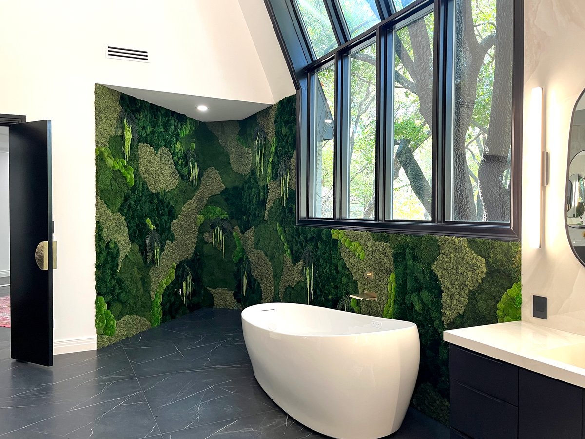 Multi-wall free flowing moss wall featuring a mix of dried plants and drift wall in a residence in Dallas, Texas