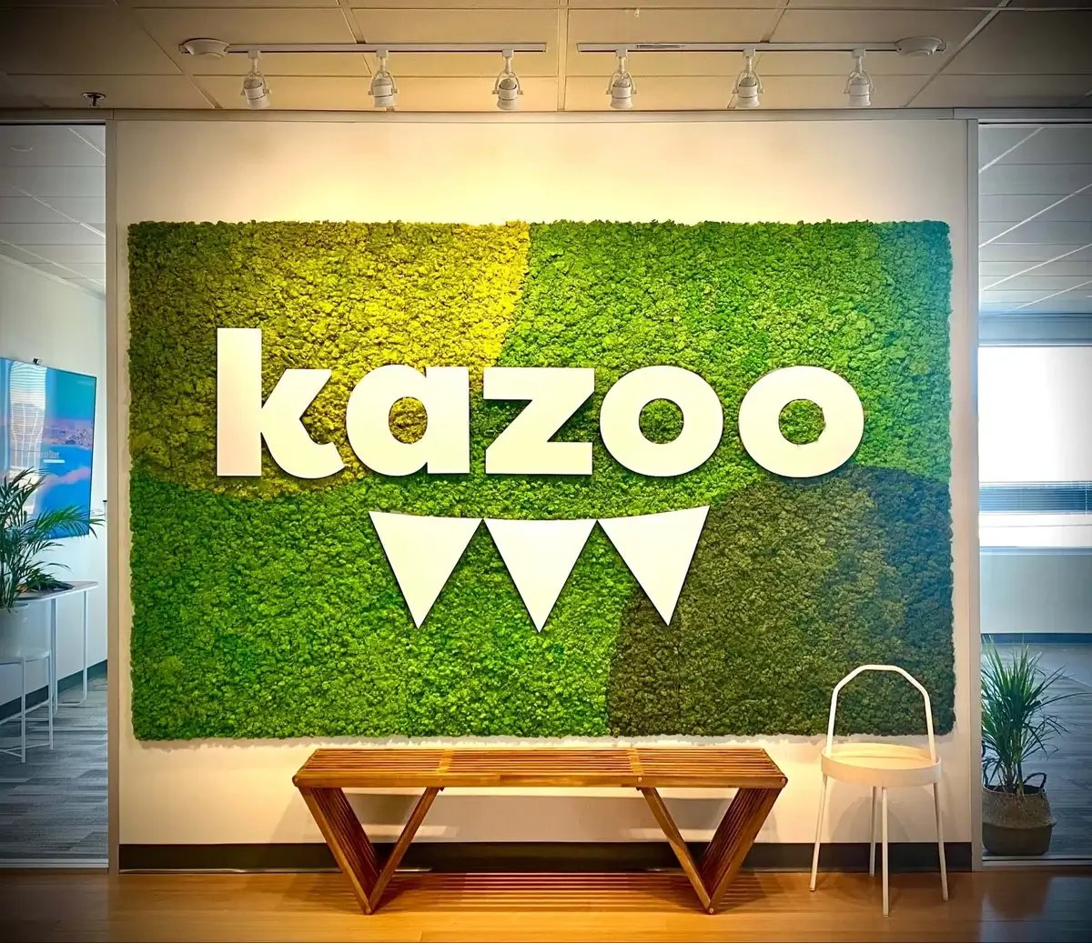 Kazoo moss wall, office interior
