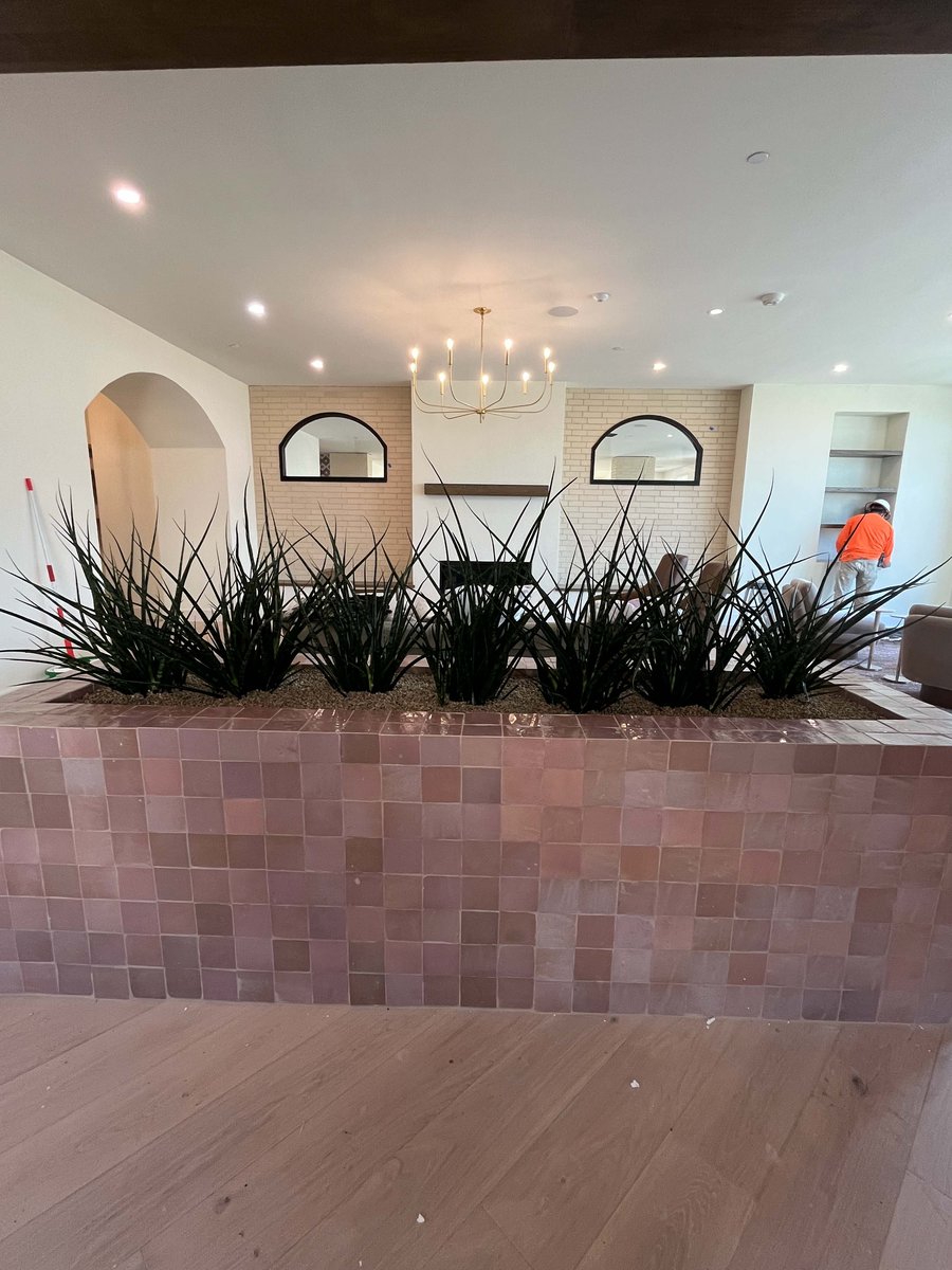 Lobby Built in-1