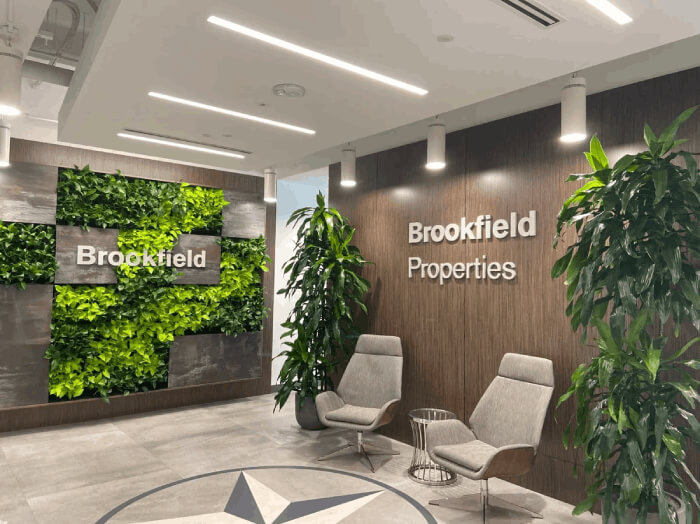 Brookfield Properties in Dallas with green living wall done by Natura 